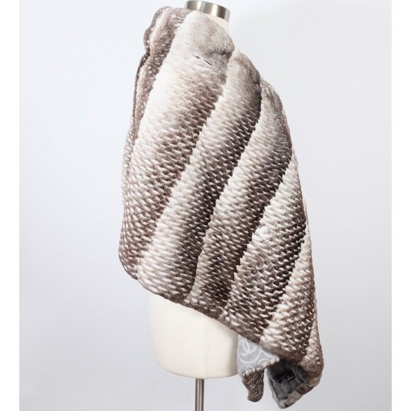 Chanel XL scarf shawl reversible 37" x 78" cashmere fur orylag gray rabbit 12k - Picture 12 of 16